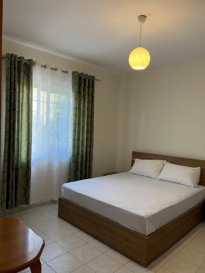 Guest House Sala Durres Exterior photo